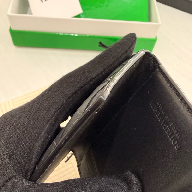 🍙閒置品 九成新🍙BOTTEGA VENETA 小牛皮黑色編織內對開6卡名片夾/卡片夾-8