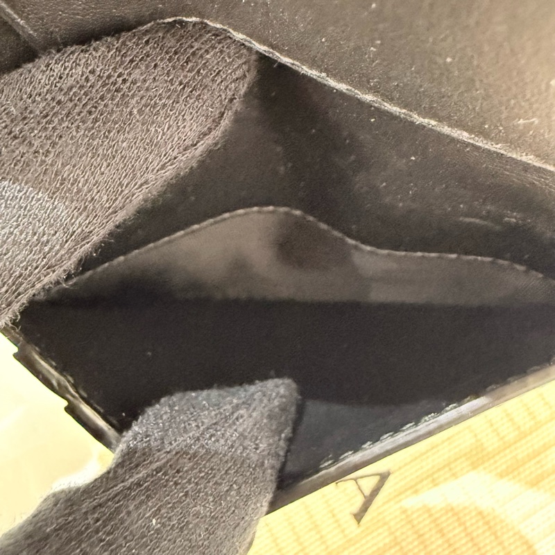 🍙閒置品 九成新🍙BOTTEGA VENETA 小牛皮黑色編織內對開6卡名片夾/卡片夾-25