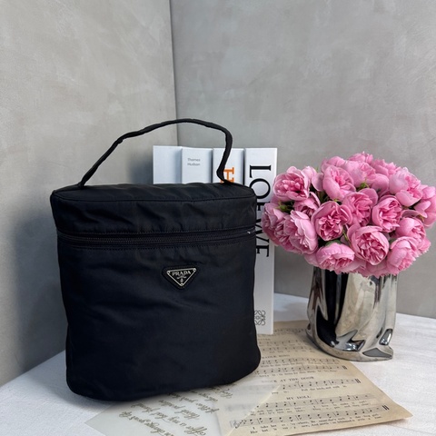 【赫蒂國際精品】Prada 經典尼龍三角標化妝箱 手提包 vintage 二手 中古