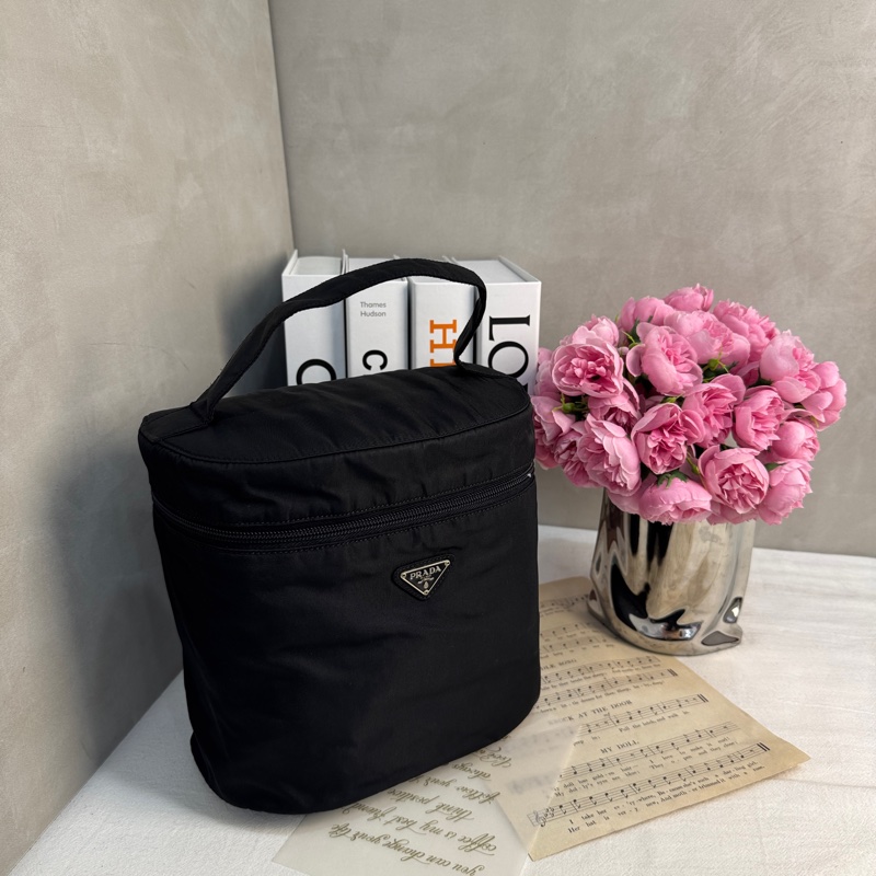 【赫蒂國際精品】Prada 經典尼龍三角標化妝箱 手提包 vintage 二手 中古-1