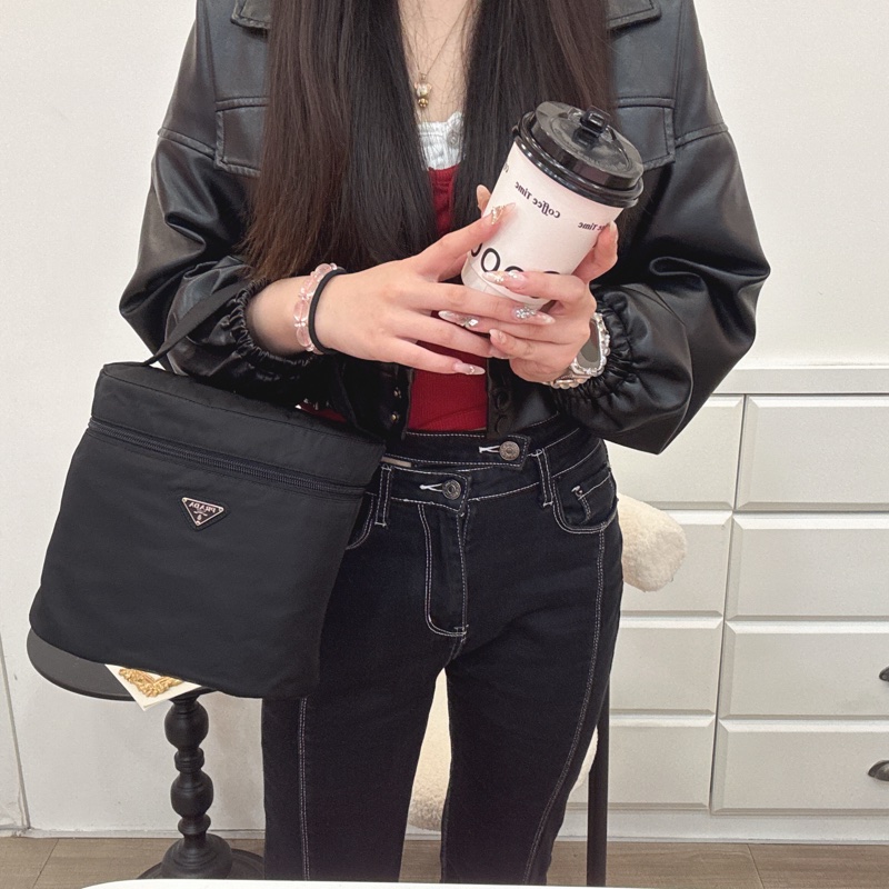 【赫蒂國際精品】Prada 經典尼龍三角標化妝箱 手提包 vintage 二手 中古-3