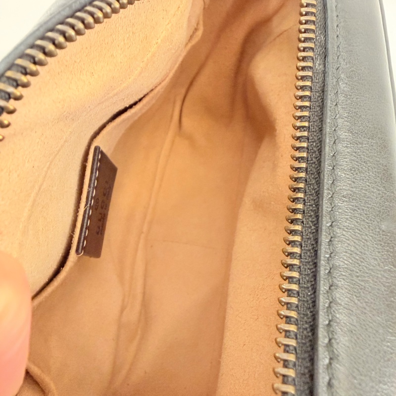 Gucci 黑牛皮馬夢相機包-19