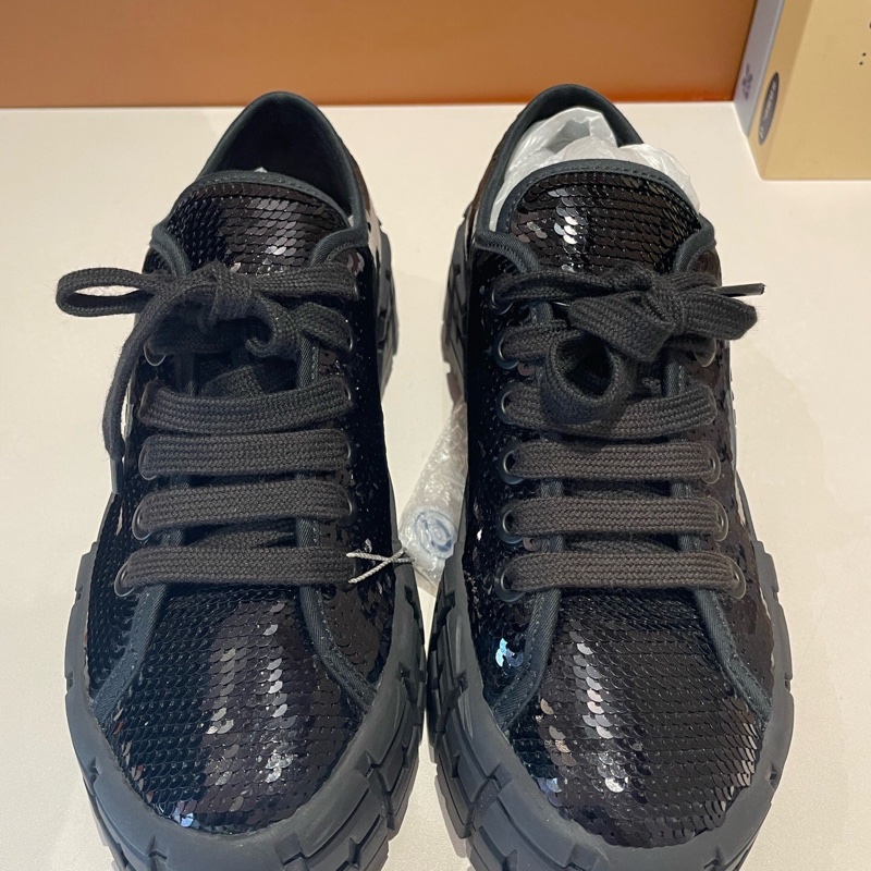 Prada 普拉達 黑色閃片休閒鞋鞋 37碼(僅試穿)-1