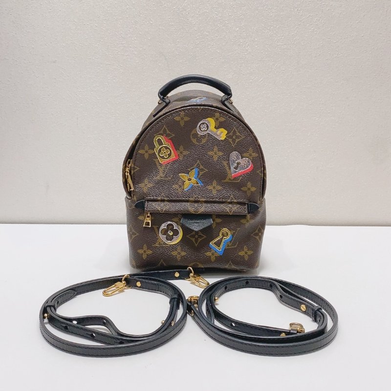LV PALM SPRINGS迷你印章 情人節限定後背包17x20.5x10cm 98新配件肩帶 塵袋-1