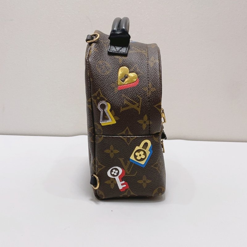 LV PALM SPRINGS迷你印章 情人節限定後背包17x20.5x10cm 98新配件肩帶 塵袋-2