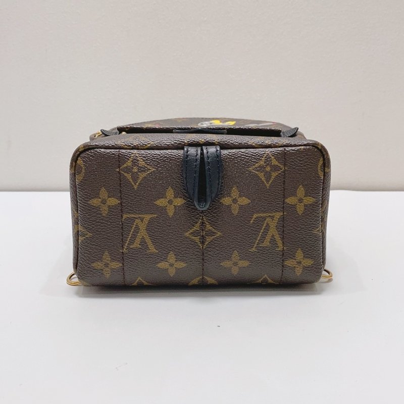 LV PALM SPRINGS迷你印章 情人節限定後背包17x20.5x10cm 98新配件肩帶 塵袋-4