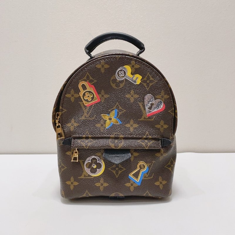 LV PALM SPRINGS迷你印章 情人節限定後背包17x20.5x10cm 98新配件肩帶 塵袋-7