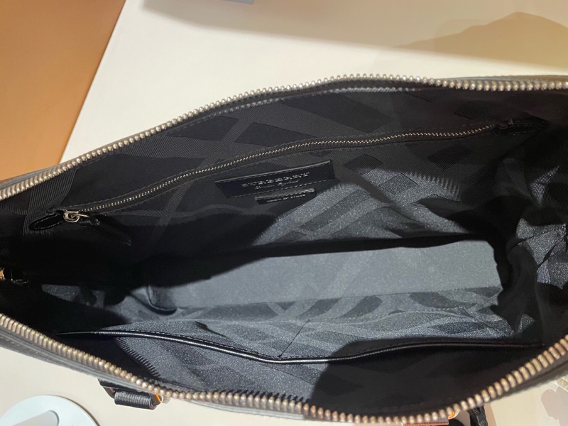 99新 BURBERRY巴寶莉 男士手提包，公文電腦包尺寸37*26*6-5