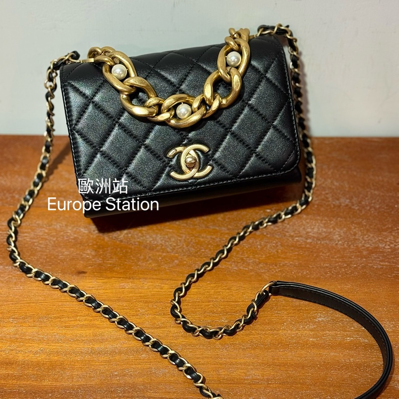 CHANEL黑色羊皮珍珠金鏈Flap Bag-3