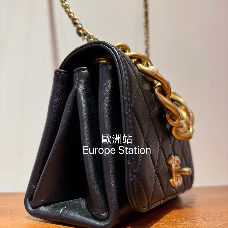 CHANEL黑色羊皮珍珠金鏈Flap Bag-4