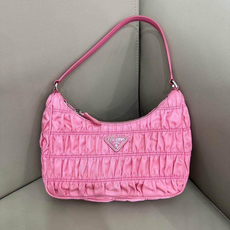 Prada 尼龍hobo腋下包 手提包 尼龍材質 22*16cm 98新配件塵袋-1