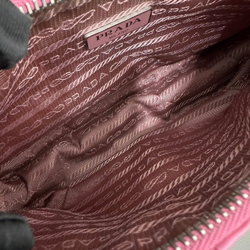 Prada 尼龍hobo腋下包 手提包 尼龍材質 22*16cm 98新配件塵袋-6