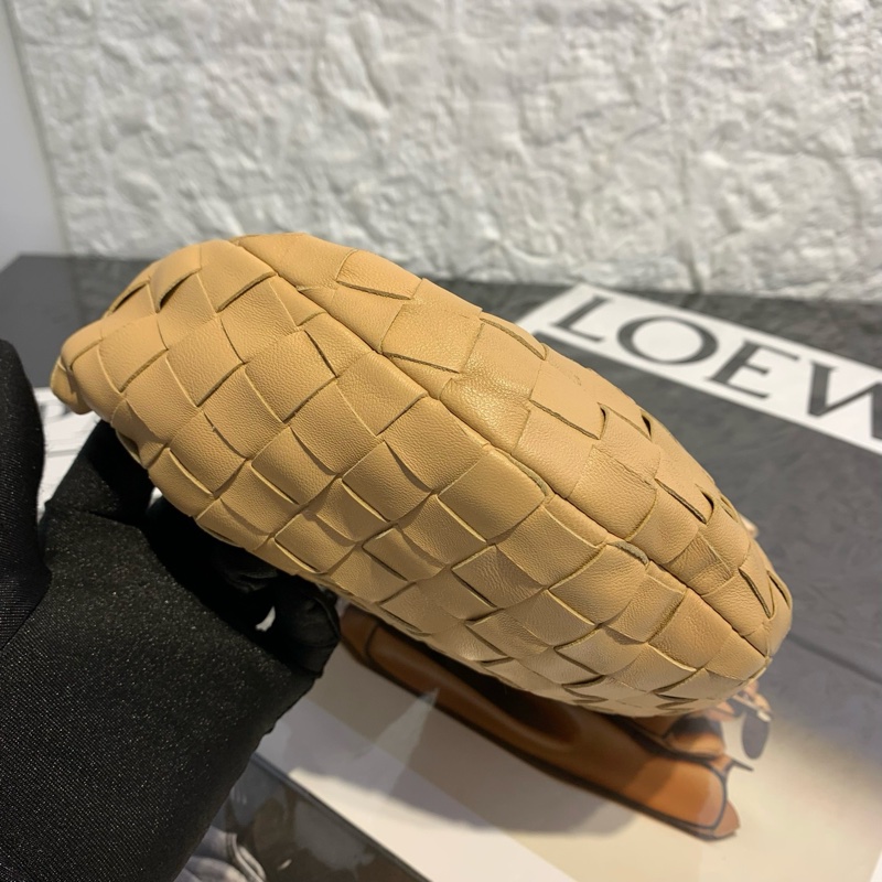 BV葆蝶家 Jodie奶茶色編織打結包,尺寸:28*23-2