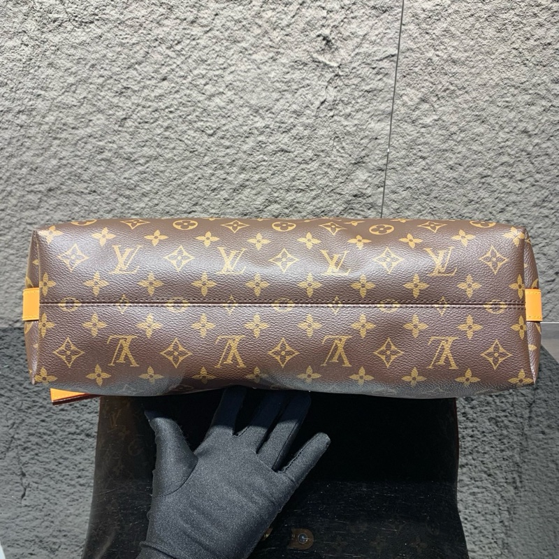 99新 Louis Vuitton/路易威登 vagabond hobo 手袋流浪包 斜挎包,芯片款,尺寸38*36-2