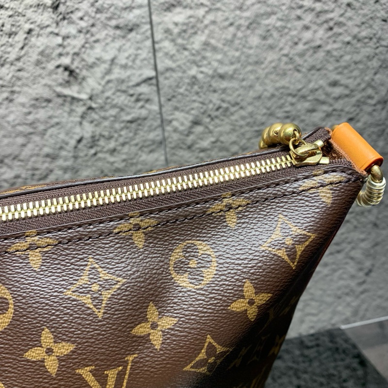 99新 Louis Vuitton/路易威登 vagabond hobo 手袋流浪包 斜挎包,芯片款,尺寸38*36-7