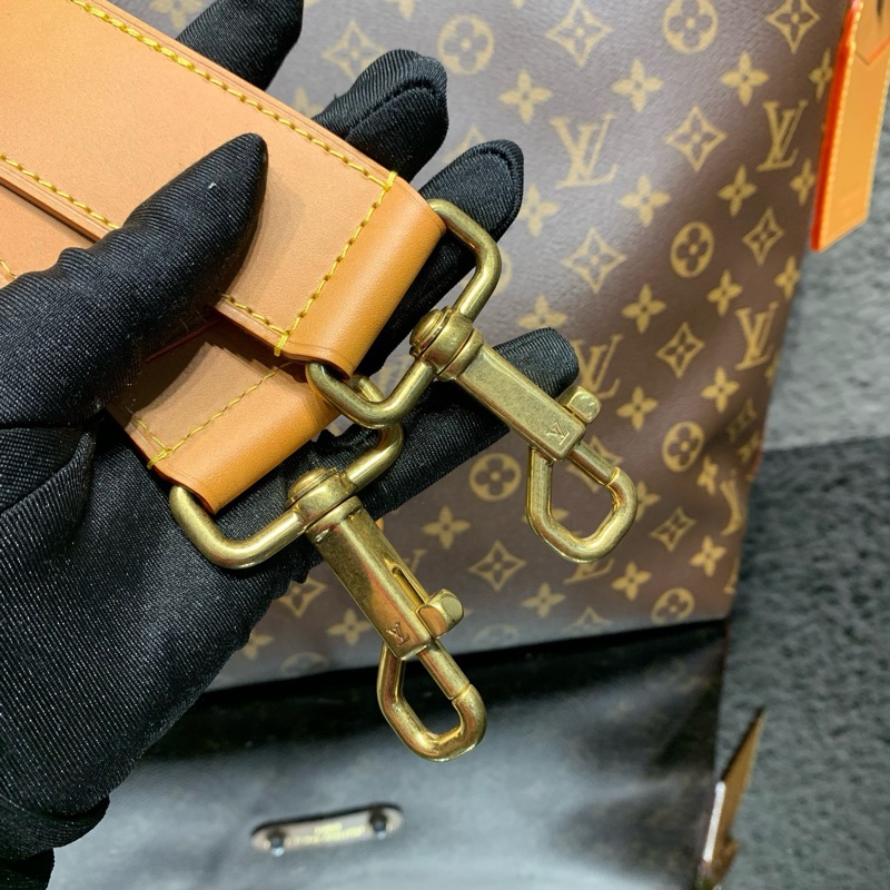 99新 Louis Vuitton/路易威登 vagabond hobo 手袋流浪包 斜挎包,芯片款,尺寸38*36-15