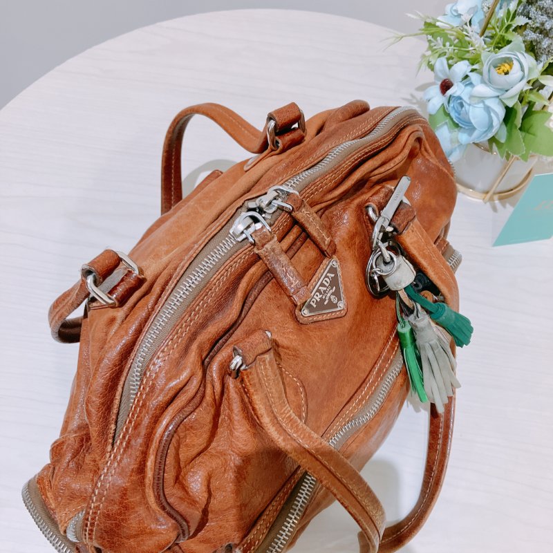 TK2054 Prada普拉達復古單肩包包 Large Washed Leather Top Handle Bag Calfskin Brown x PHW-33