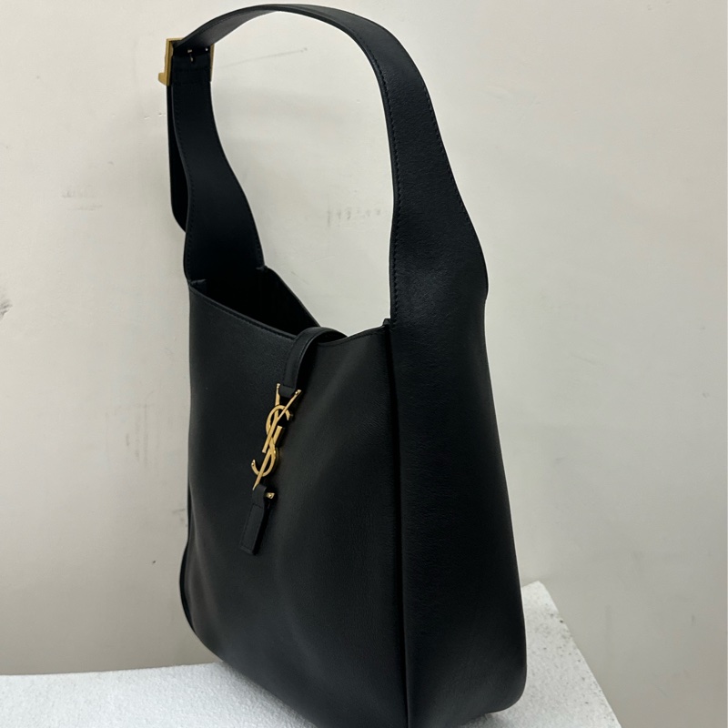 ysl hobo Logo鈎扣開合 Hobo單肩包 small 小號 black 黑色-1