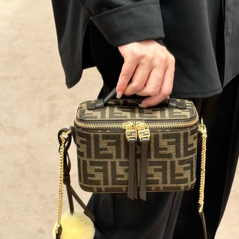 Fendi vanity 老花小盒子#在台現貨#立刻出貨-6