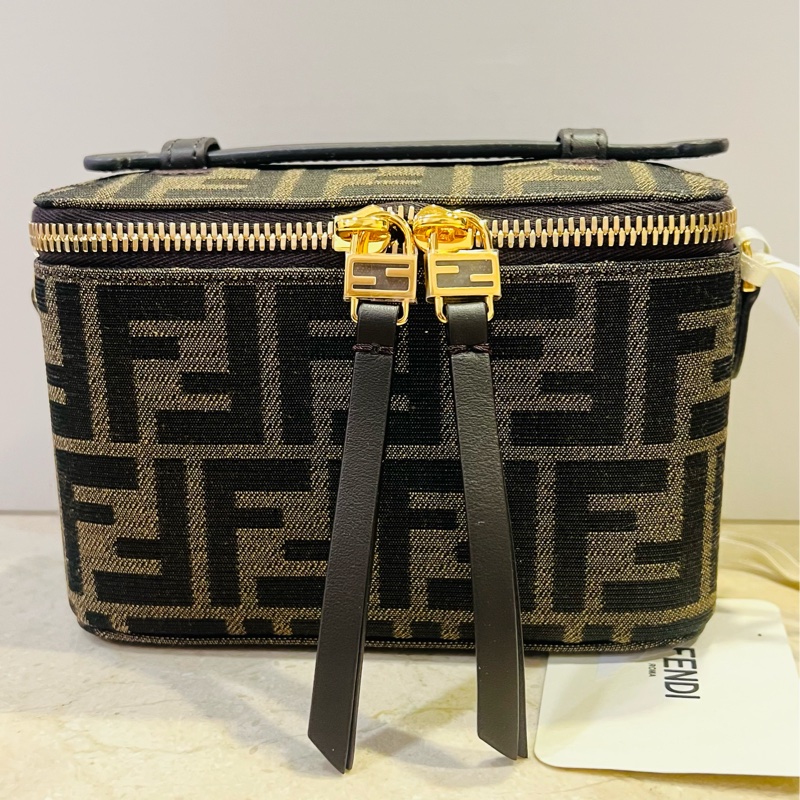 Fendi vanity 老花小盒子#在台現貨#立刻出貨-11