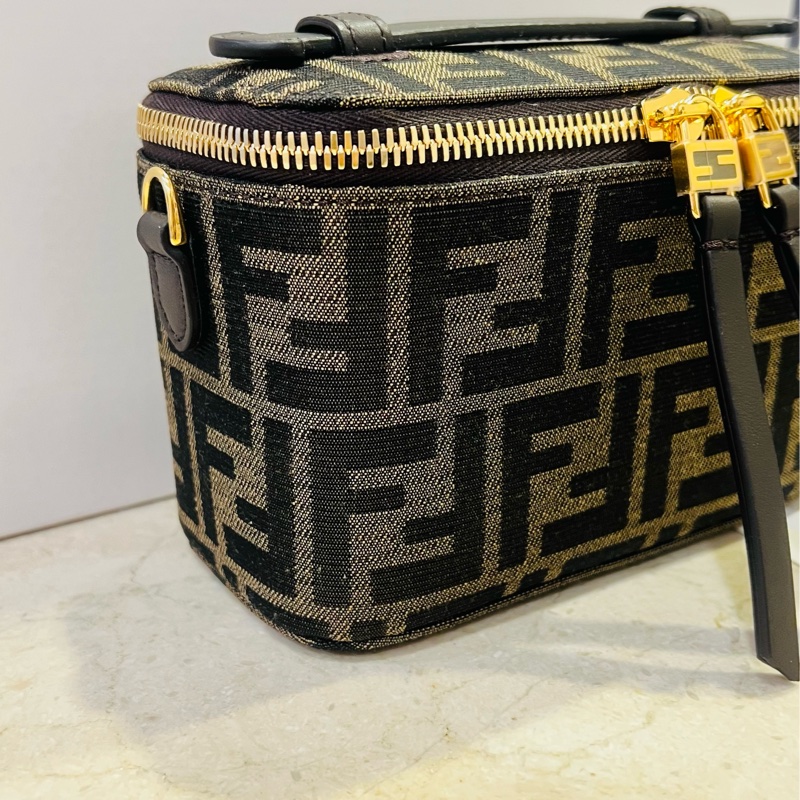 Fendi vanity 老花小盒子#在台現貨#立刻出貨-12