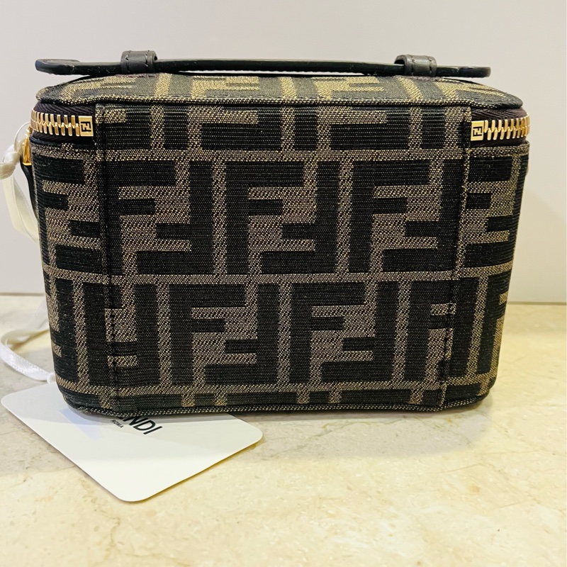 Fendi vanity 老花小盒子#在台現貨#立刻出貨-16