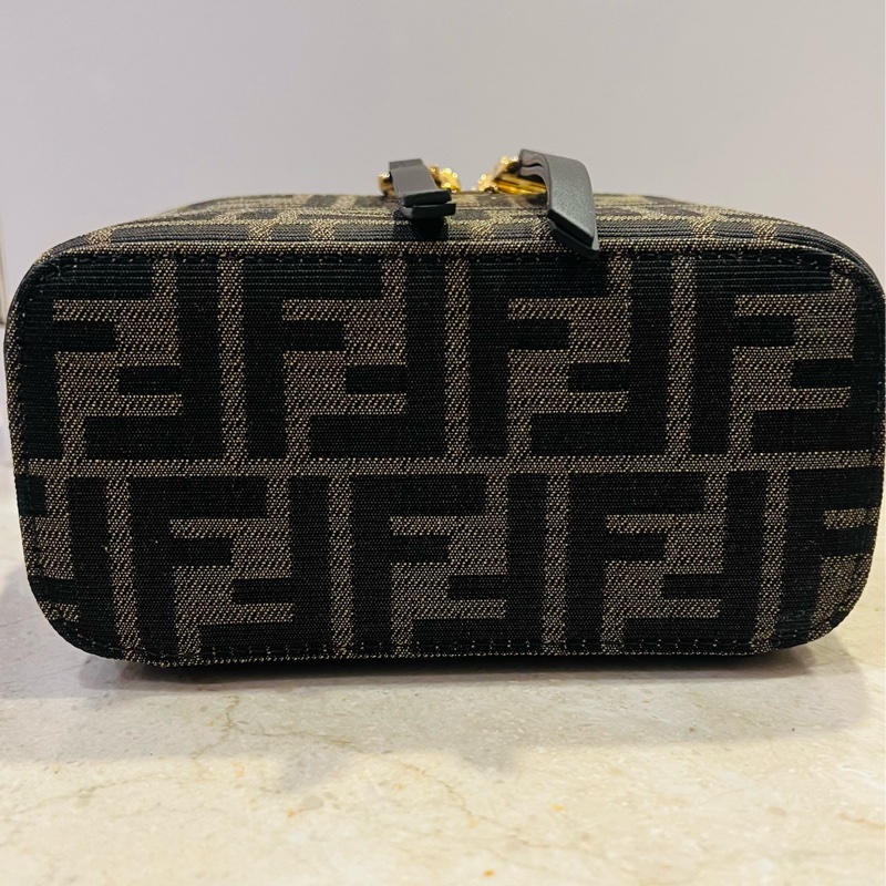 Fendi vanity 老花小盒子#在台現貨#立刻出貨-17