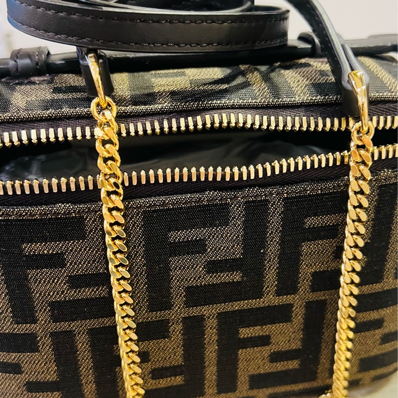 Fendi vanity 老花小盒子#在台現貨#立刻出貨-21