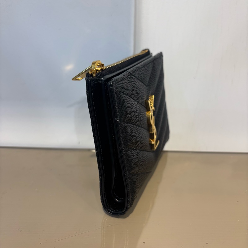 YSL 黑荔枝牛皮對開4卡短夾-2