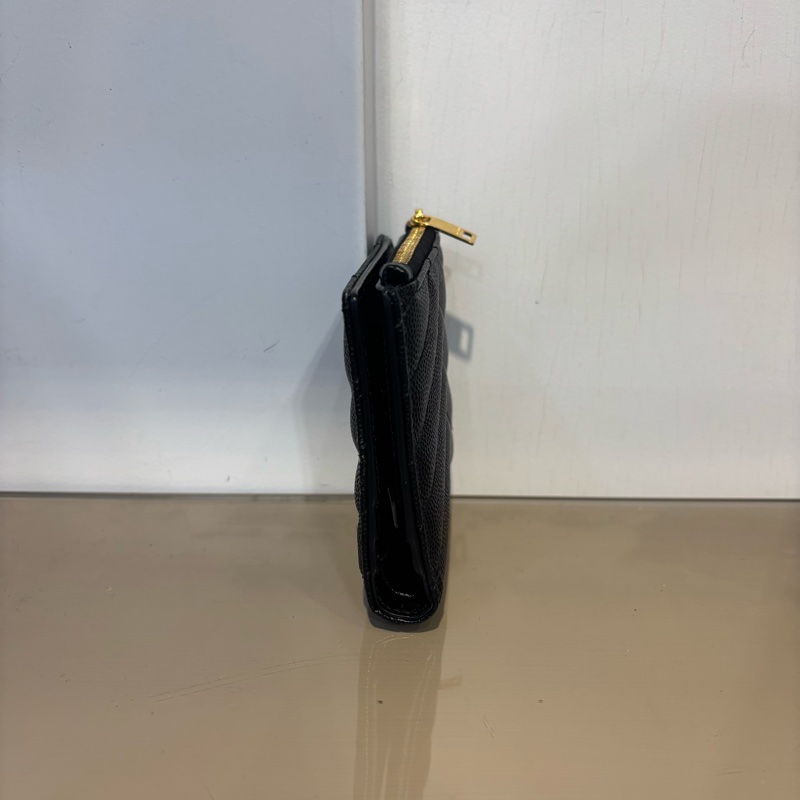 YSL 黑荔枝牛皮對開4卡短夾-3