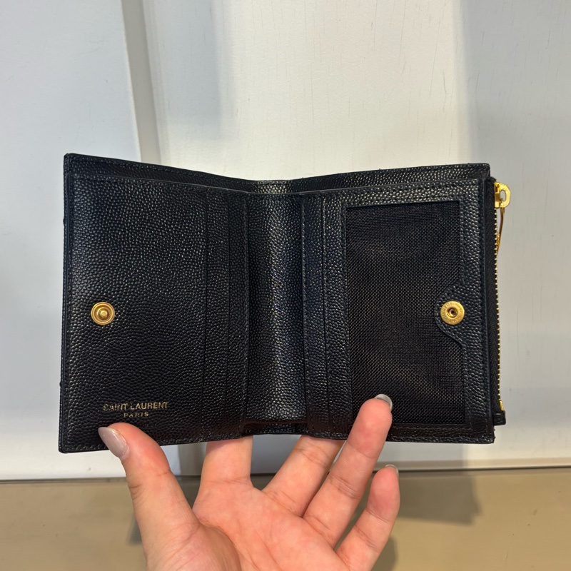 YSL 黑荔枝牛皮對開4卡短夾-6