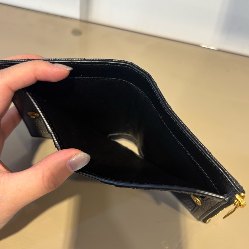 YSL 黑荔枝牛皮對開4卡短夾-7