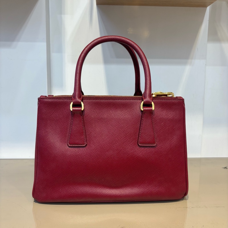 Prada 酒紅防刮牛皮Mini Galleris Saffiano 殺手包-1