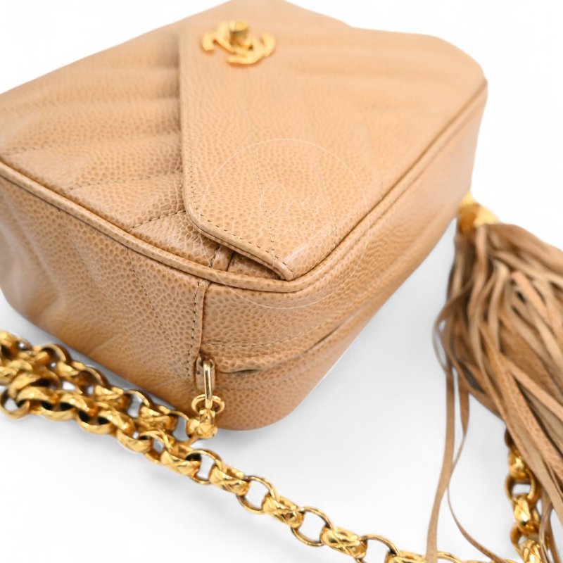 中古 Chanel 香奈兒 米色 荔枝紋/魚子醬皮革 V紋流蘇 迷你相機包-25