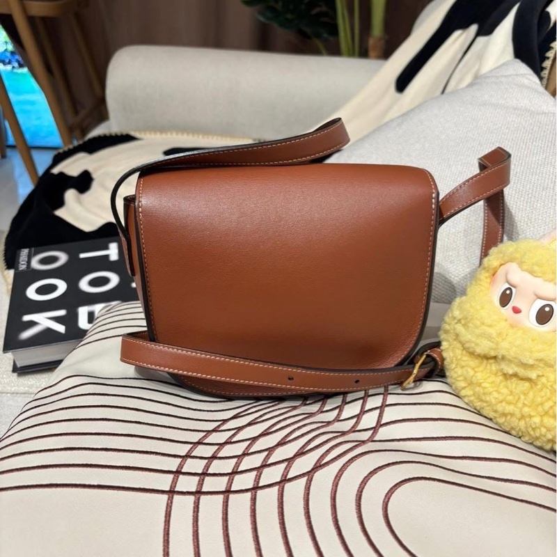 Celine Folco Cuir Triomphe 刺繡凱旋門 光滑牛皮革馬鞍包-2