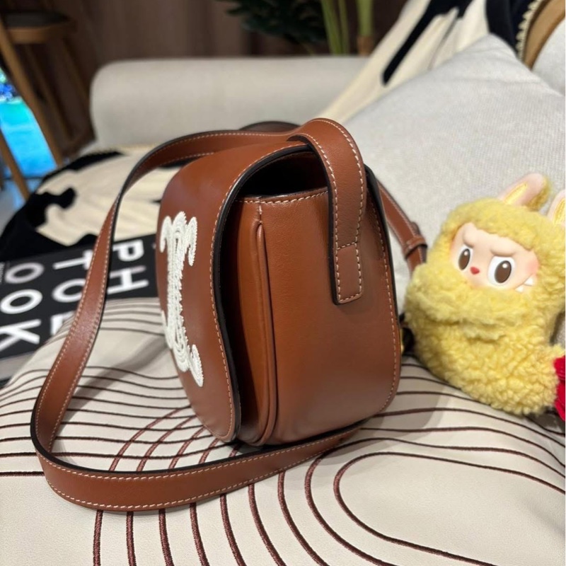 Celine Folco Cuir Triomphe 刺繡凱旋門 光滑牛皮革馬鞍包-3