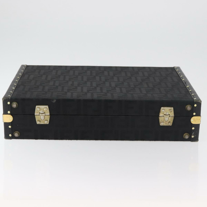 【日本直送】FENDI Zucca 帆布旅行箱黑色正品 179960A-4