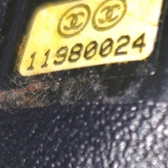 CHANEL 經典黑色菱格金幣托特包-3