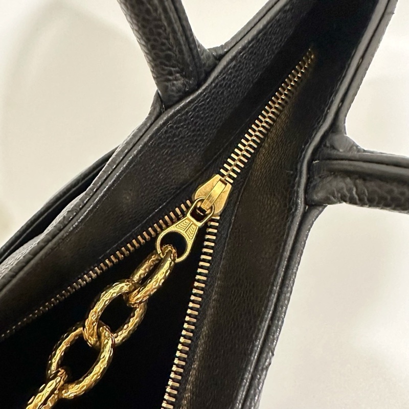 CHANEL 經典黑色菱格金幣托特包-7