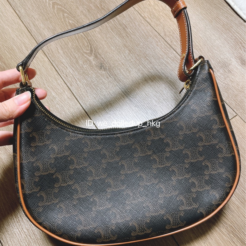 CELINE 凱旋門logo sling bag-1