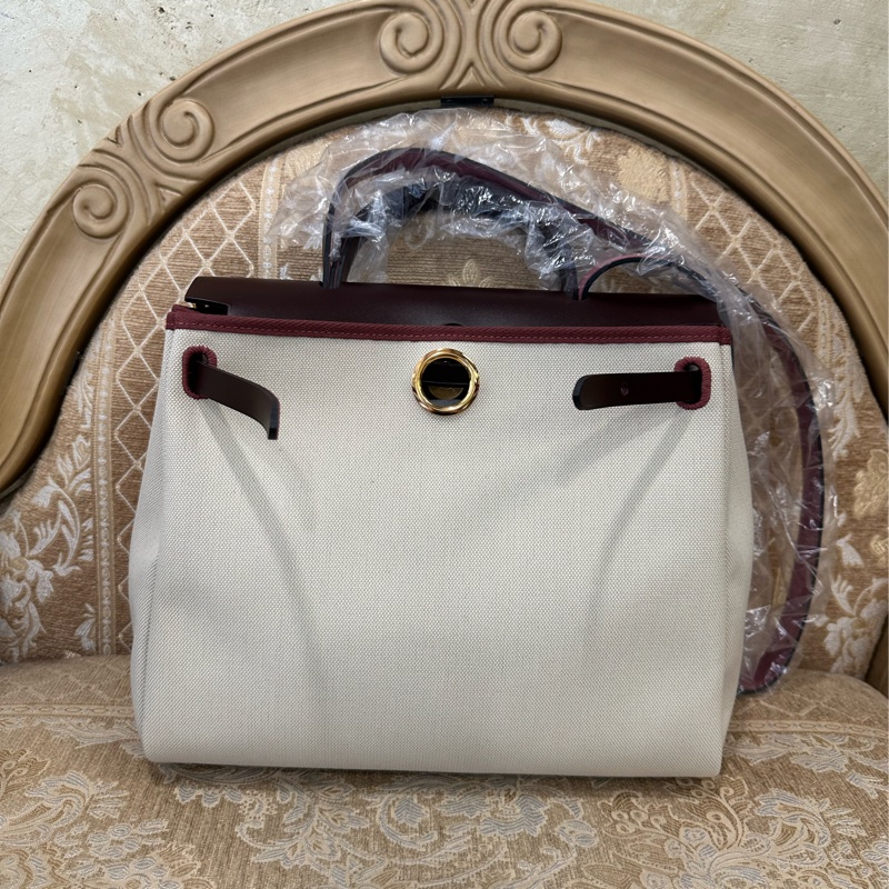 Hermes 馬鞍紅拚米帆布金釦Herbag31-1