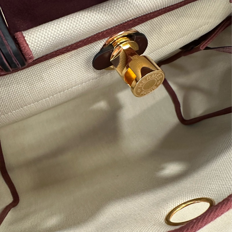 Hermes 馬鞍紅拚米帆布金釦Herbag31-12