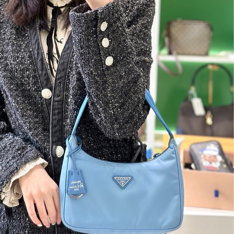 Prada hobo-3