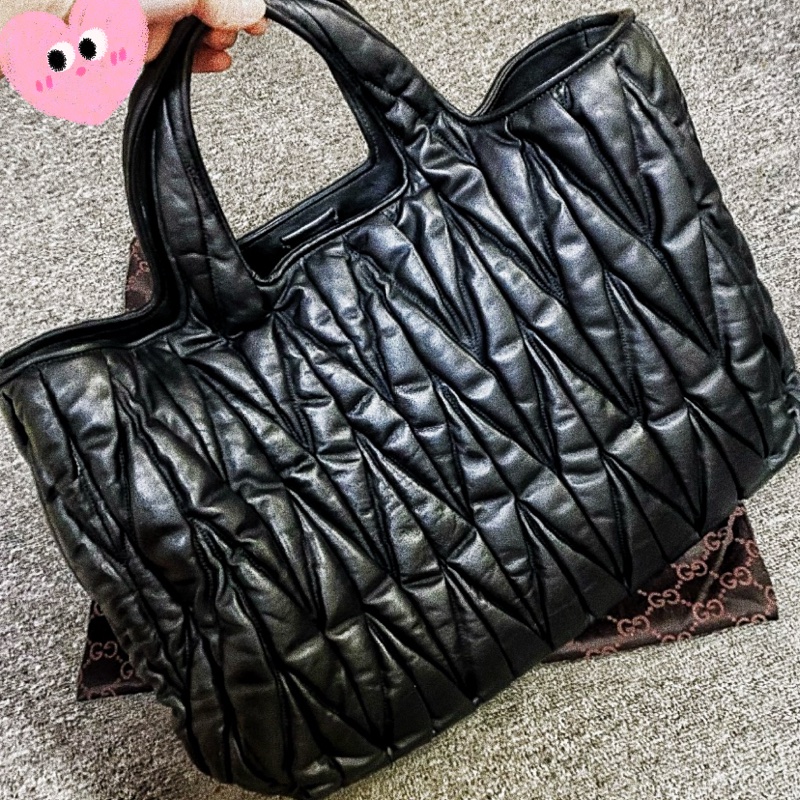Miumiu黑色皺摺托特包 購物包 肩包 手提包-1
