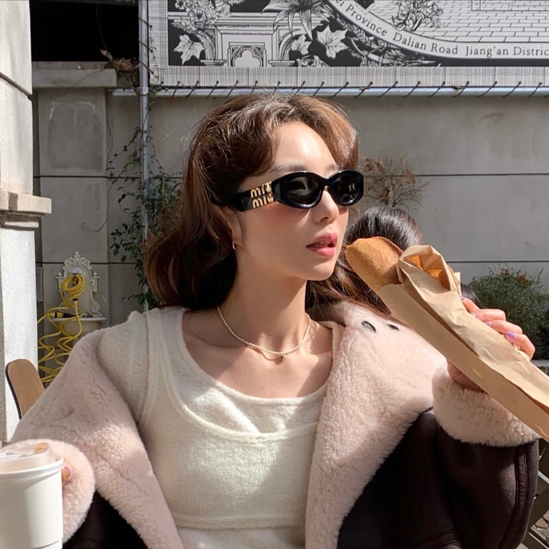 莉亞精品♡MIU MIU 11W 墨鏡 二手-1