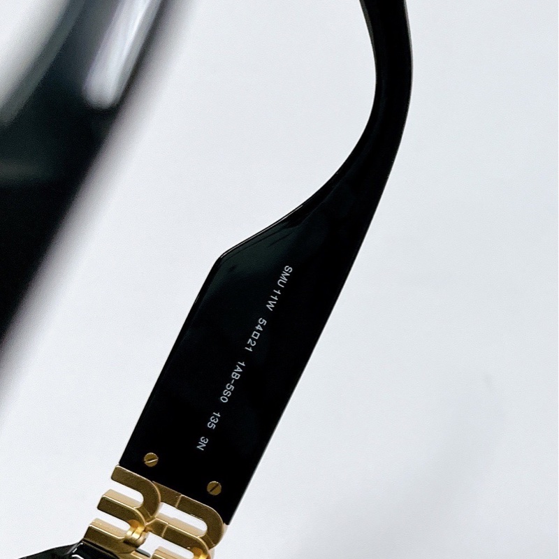 莉亞精品♡MIU MIU 11W 墨鏡 二手-8