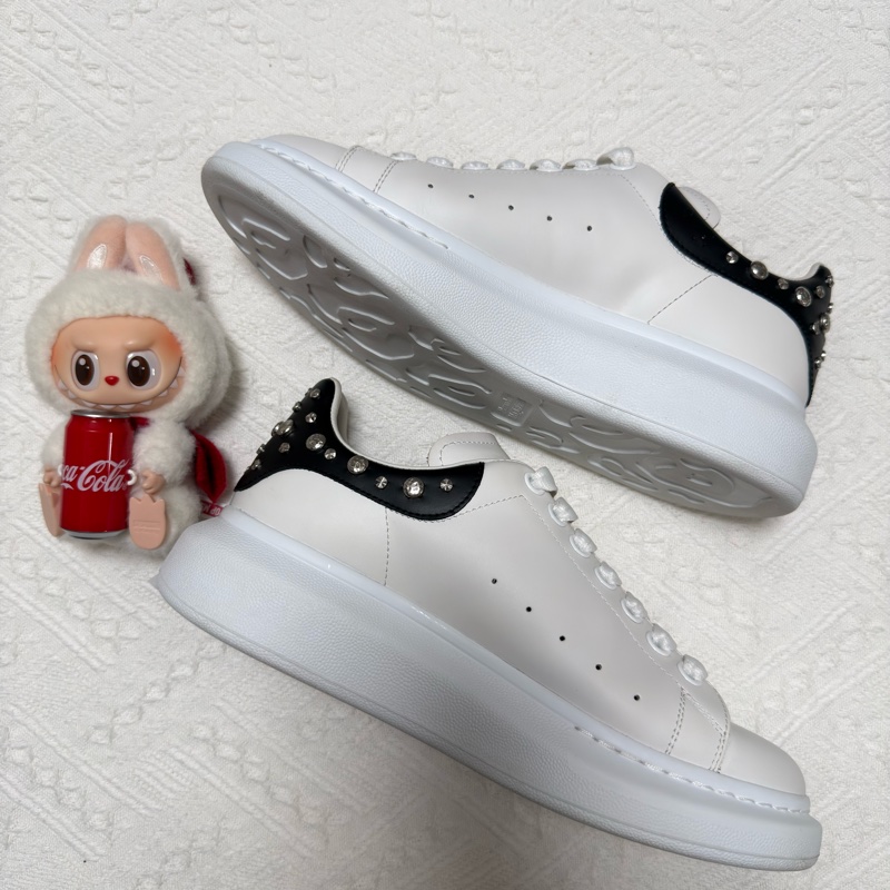 Alexander McQueen 麥昆 黑尾鉚釘裝飾牛皮休閒鞋-2