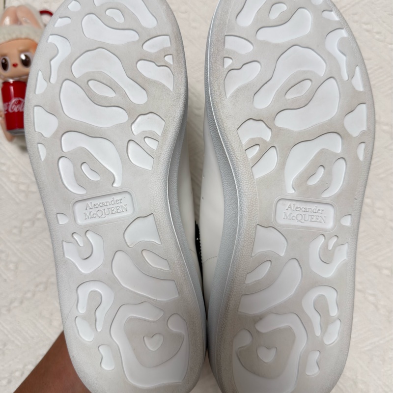 Alexander McQueen 麥昆 黑尾鉚釘裝飾牛皮休閒鞋-6