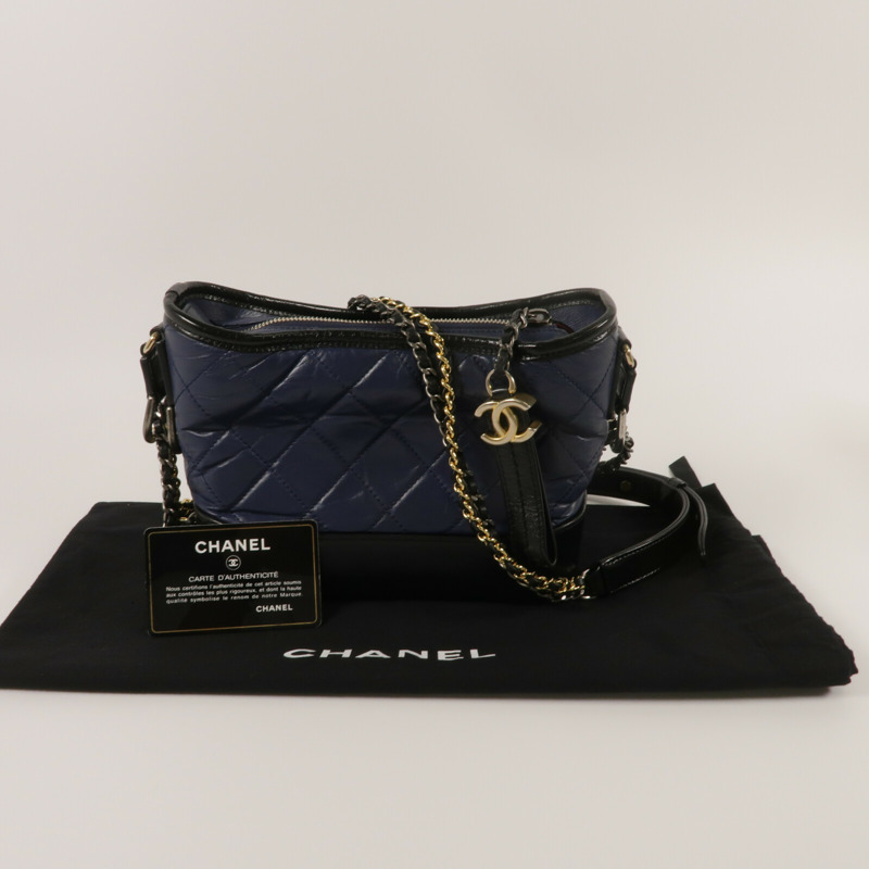 CHANEL 牛皮皮革Gabrielle Small鏈帶肩背袋-10