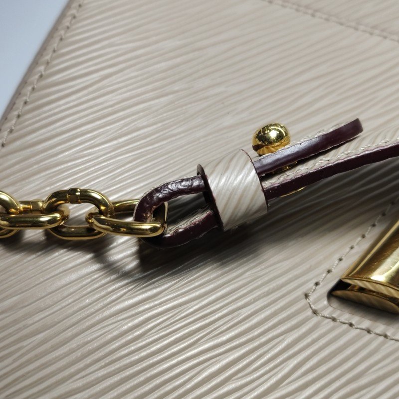 Louis Vuitton (LV) Twist中型牛皮水波紋LV旋轉鎖扣斜背包斜背包單肩包-12
